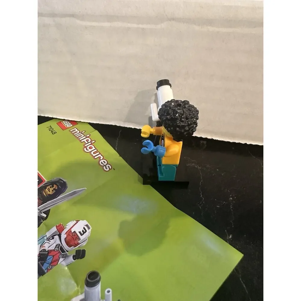 Lego Minifigures Series 27 - Astronomer Kid 71048 Collectible Series